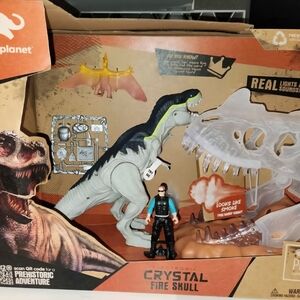 Dino Planet Crystal Fire Skull Playset with Dinosaur Action Figures